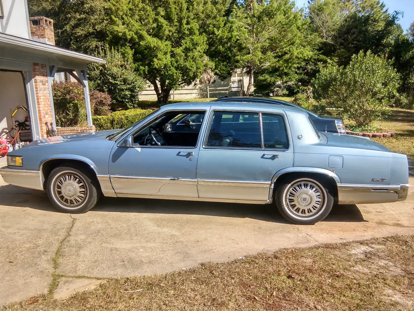 Cadillac  Deville 4.9 STD 2