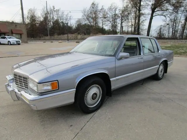 Cadillac  Deville 4.9 STD 3