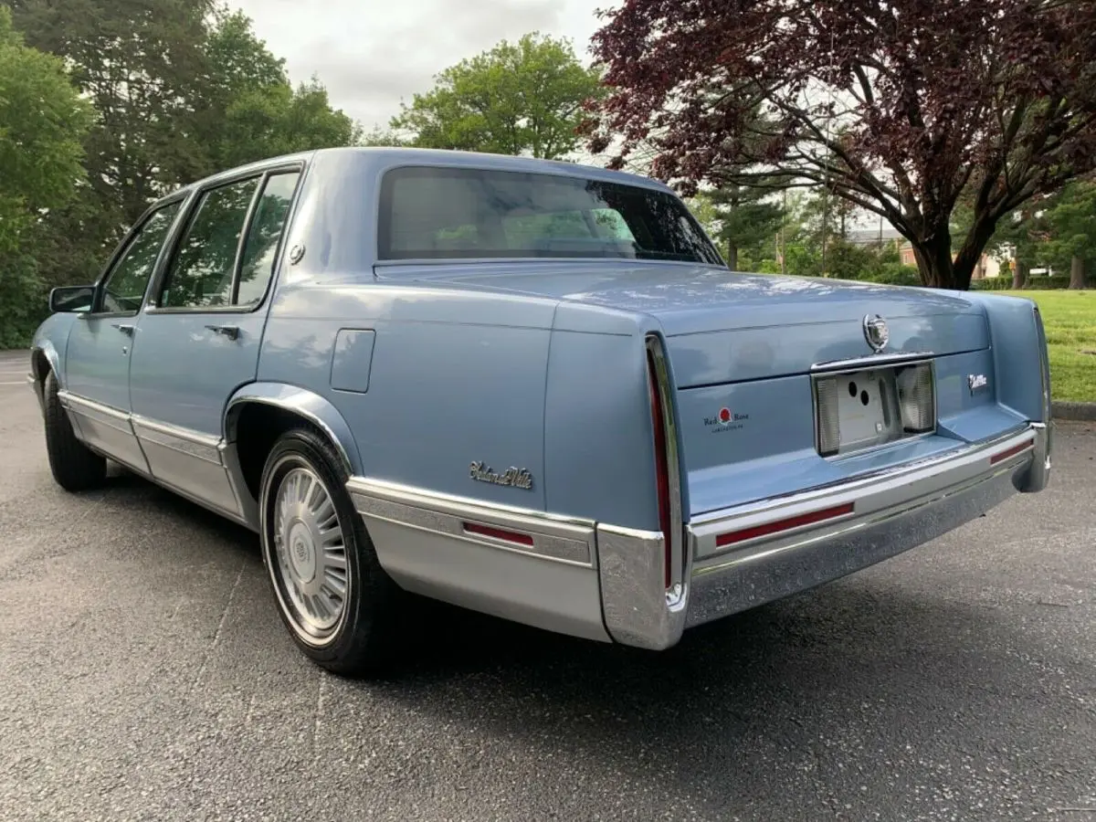 Cadillac  Deville 4.9 STD 3