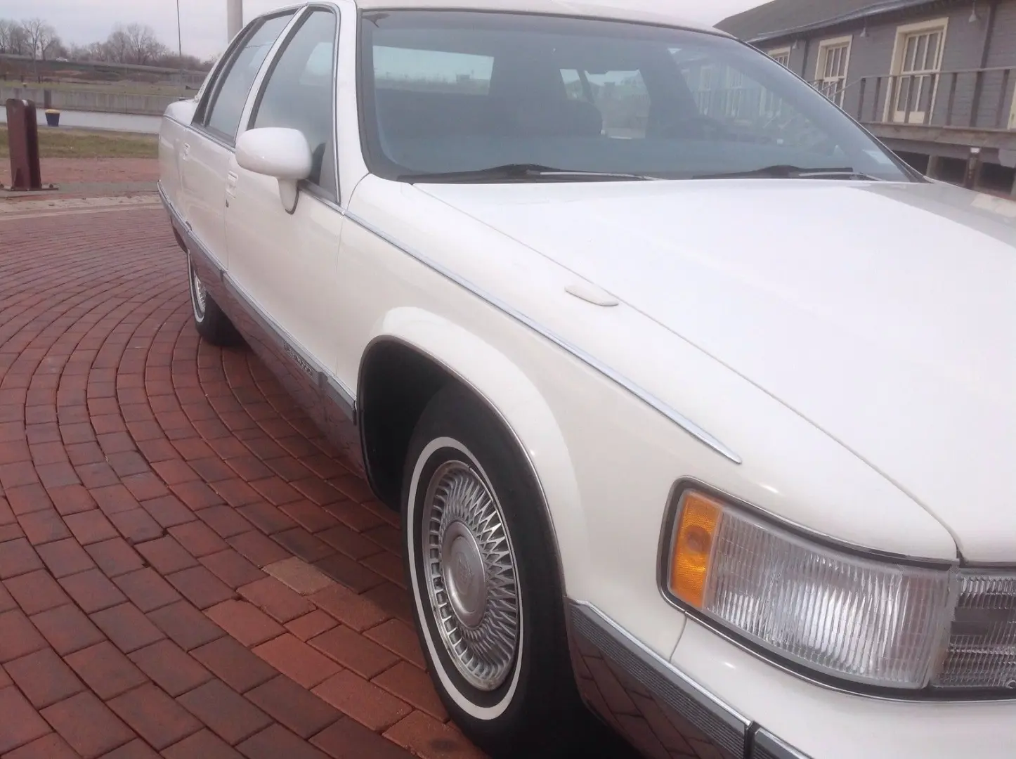 Cadillac Fleetwood Fleetwood 5.7 STD 2