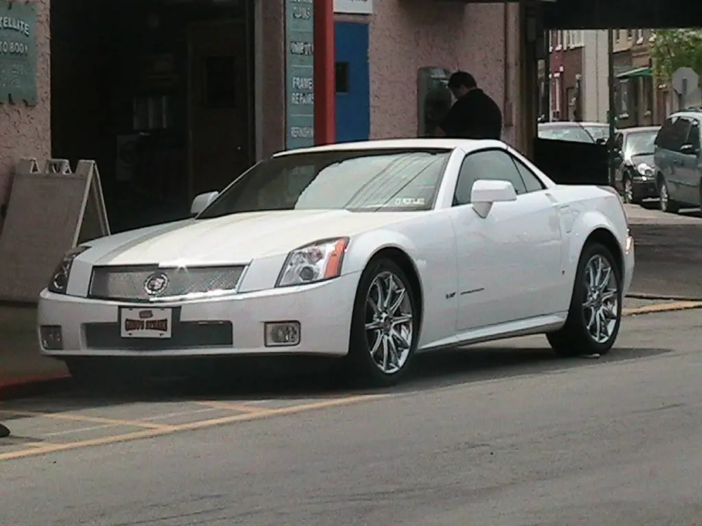 Cadillac XLR XLR 4.4 V8 Supercharged 1