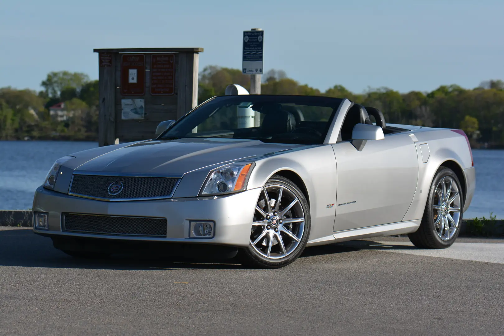 Cadillac XLR XLR 4.4 V8 Supercharged 4
