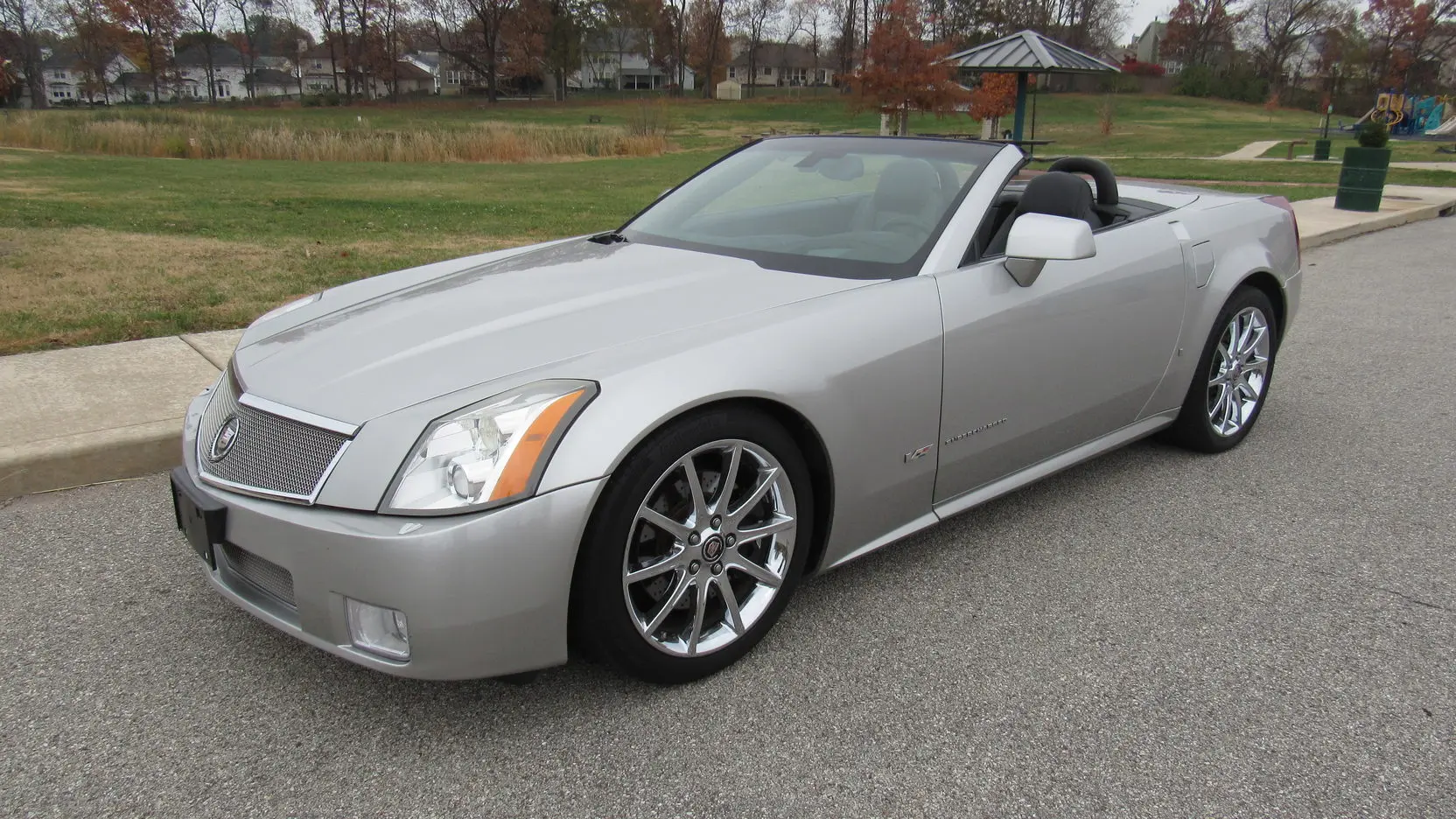 Cadillac XLR XLR 4.4 V8 Supercharged 5