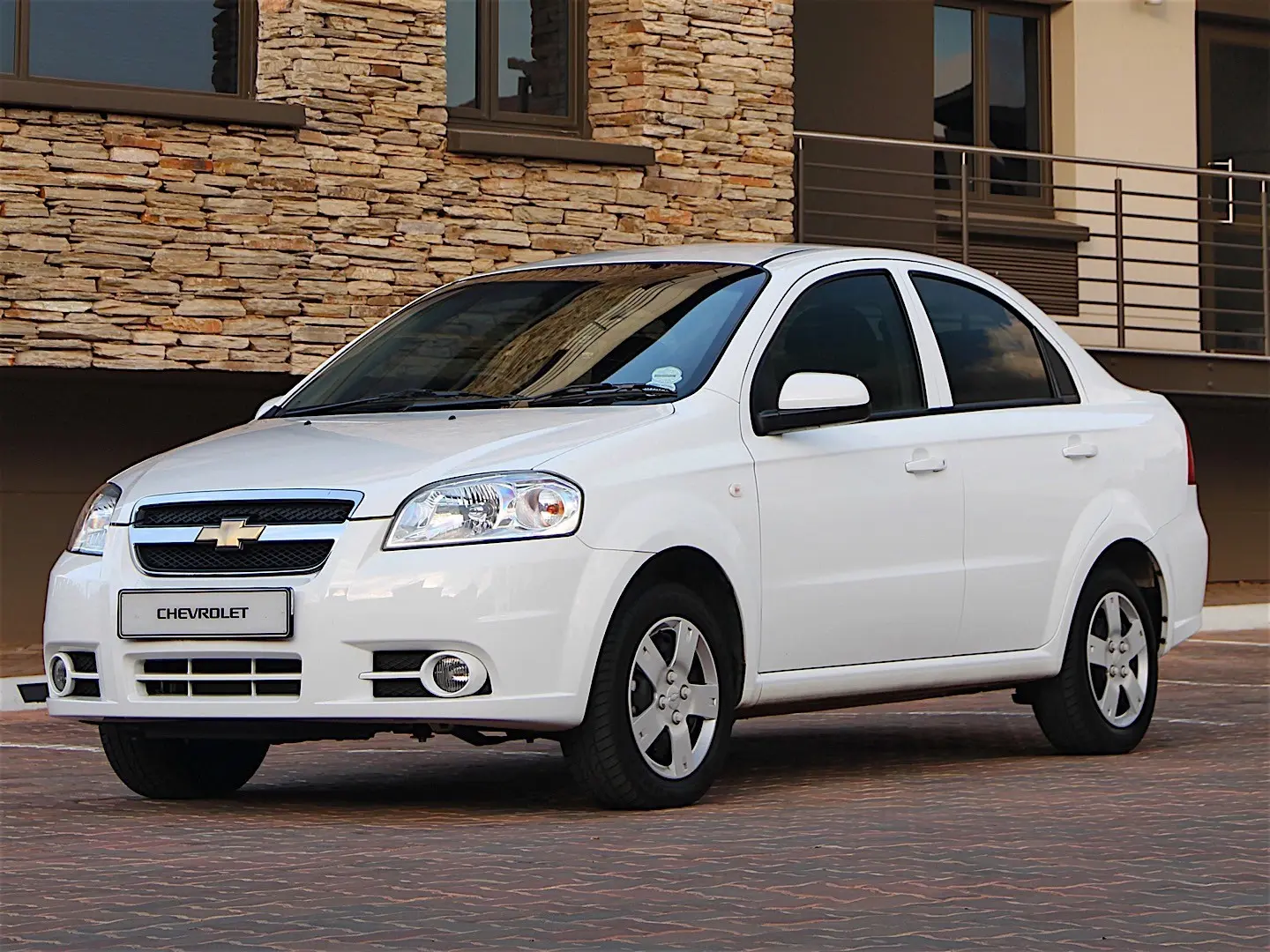Chevrolet Aveo Aveo 1.2 SE 4