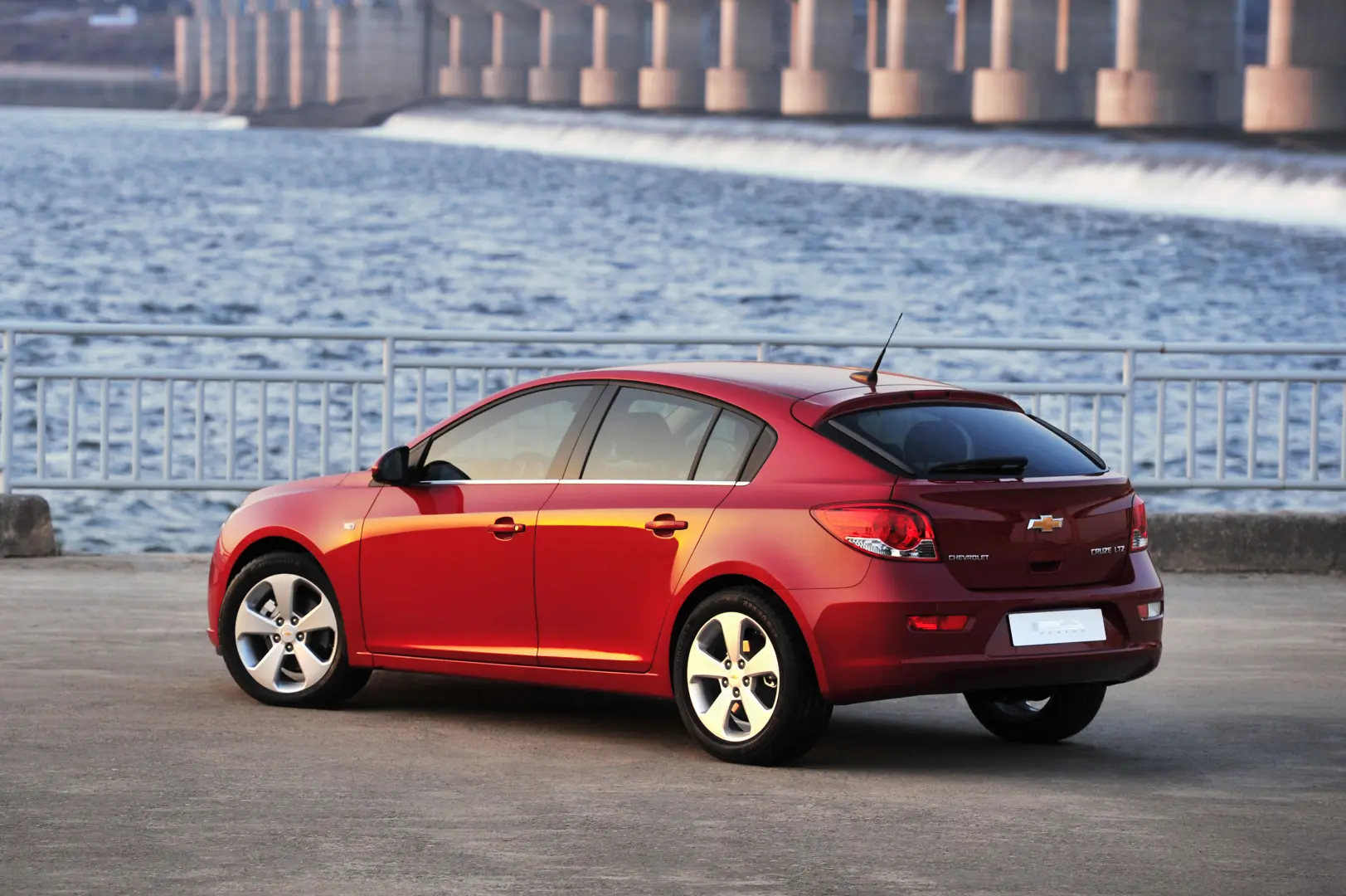 Chevrolet Cruze Cruze 1.6 LT 0