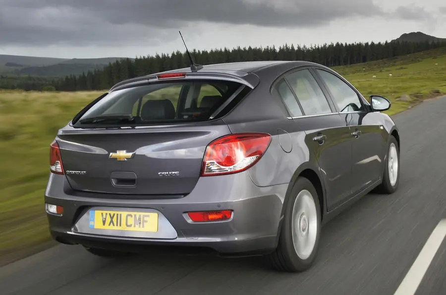 Chevrolet Cruze Cruze 1.6 LS Plus 6
