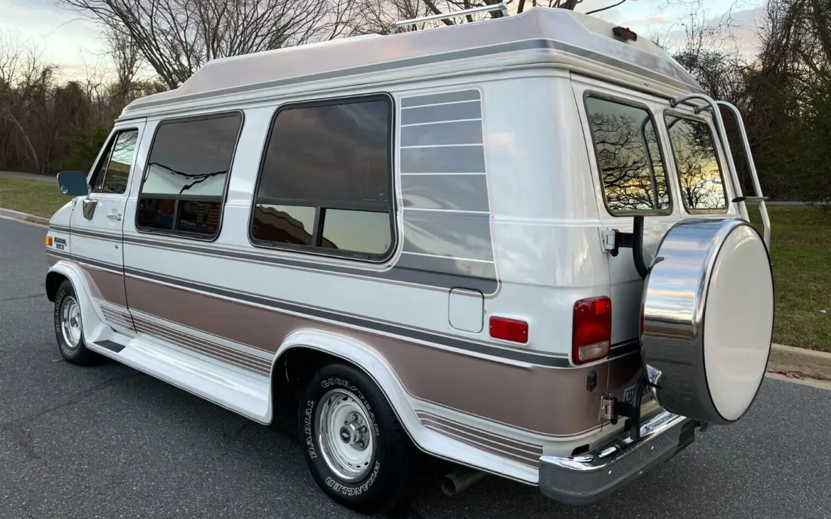 Chevrolet  G Van G20 Extended 6