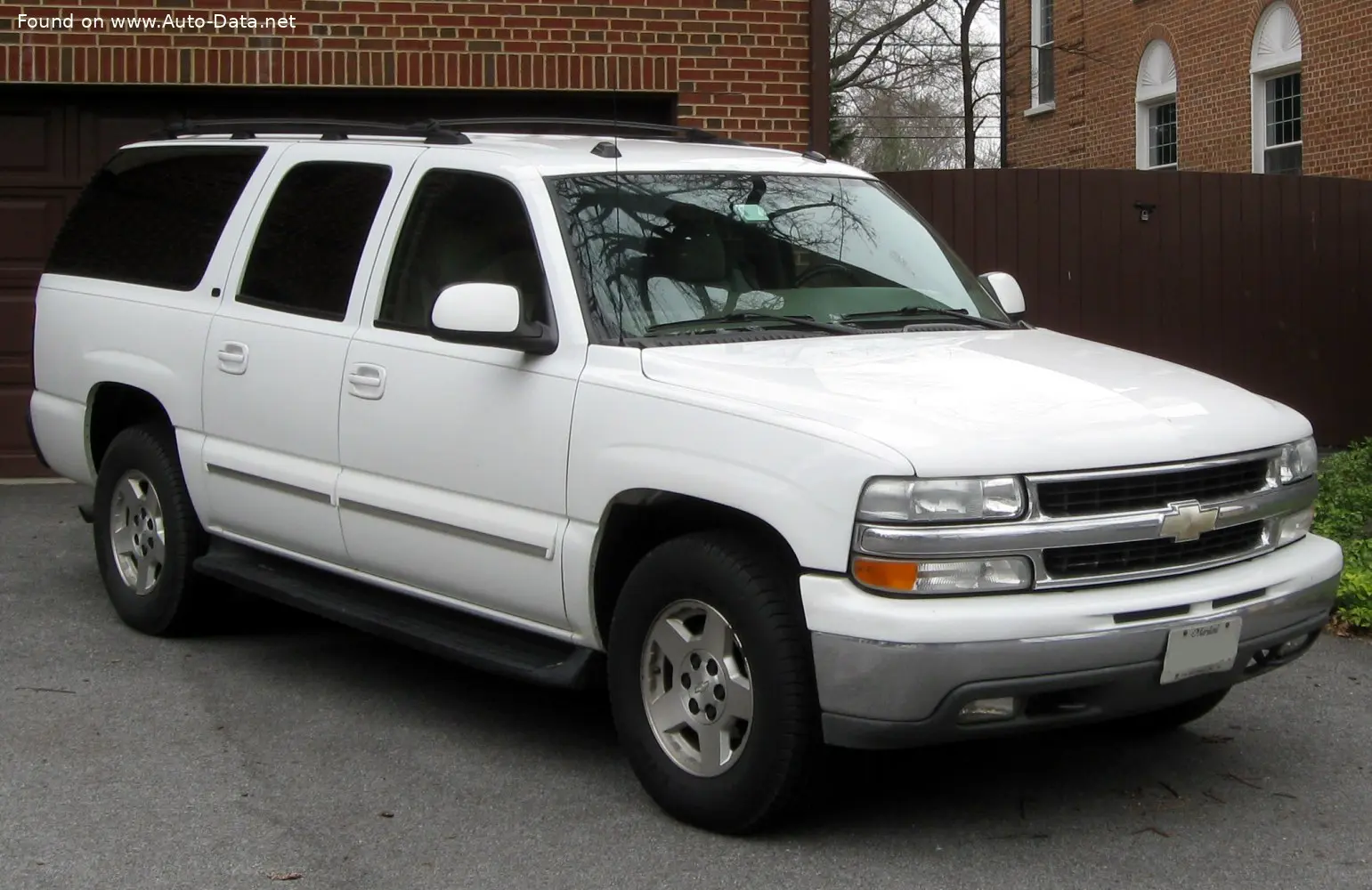 Chevrolet Suburban Suburban 5.3 V8 AWD 4