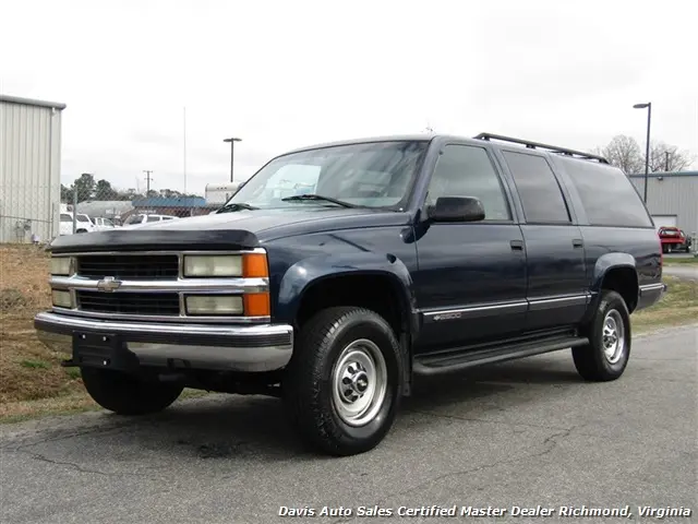 Chevrolet Suburban Suburban 5.7 V8 AWD LS 4