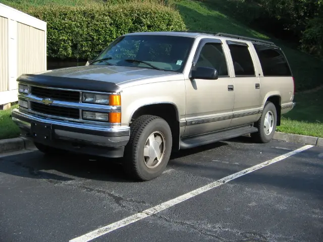 Chevrolet Suburban Suburban 5.7 V8 AWD LS 3