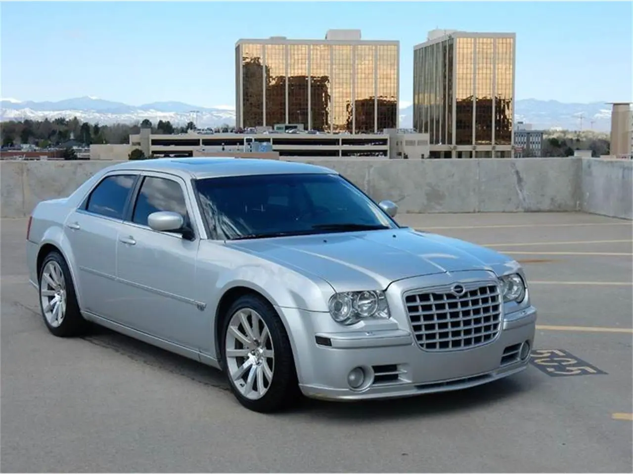 Chrysler  300C 6.1 HEMI SRT8 1