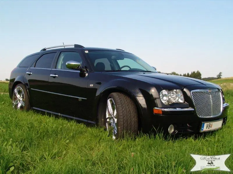 Chrysler  300C Touring 5.7 HEMI 2