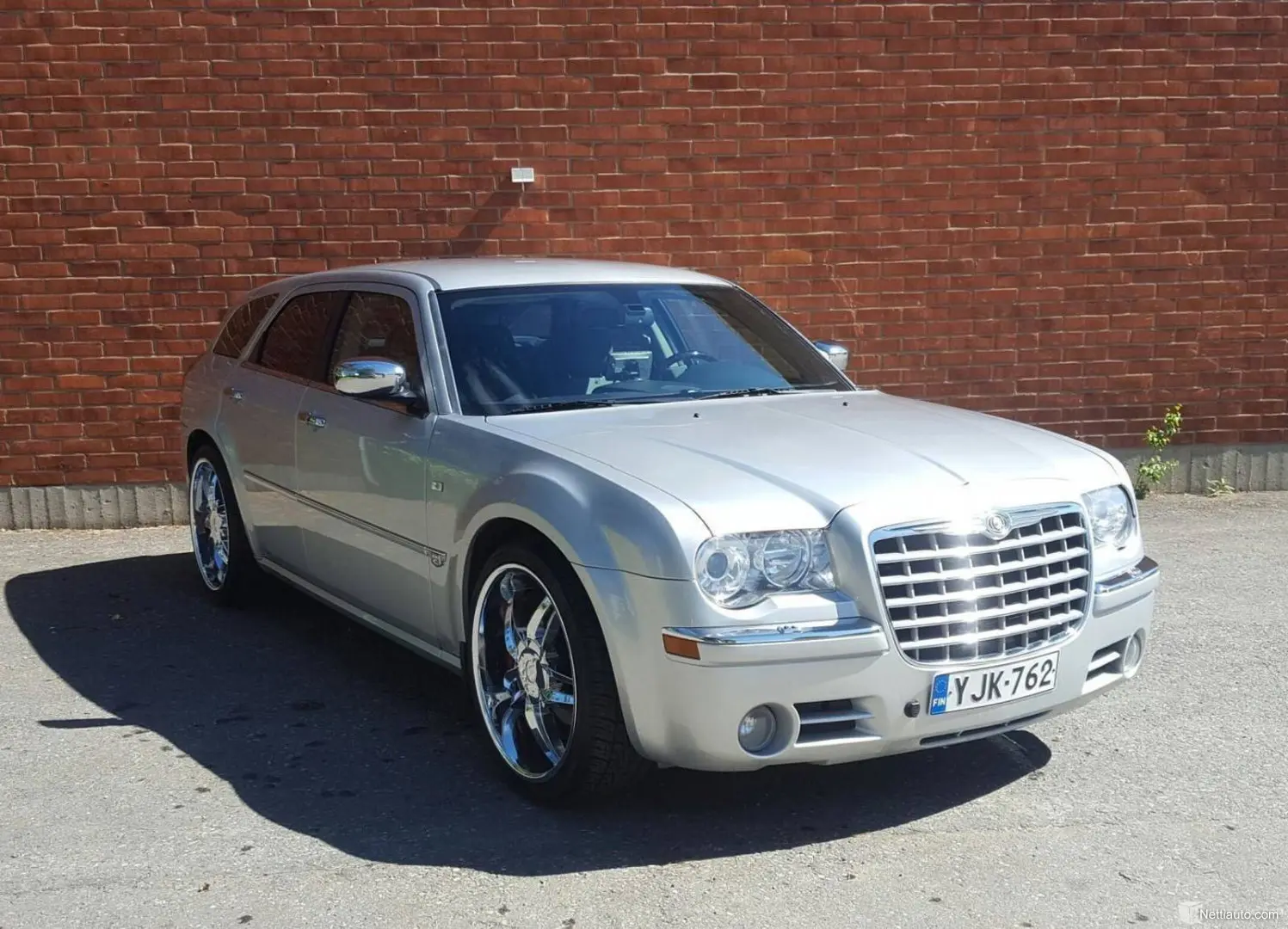 Chrysler  300C Touring 6.1 SRT 4
