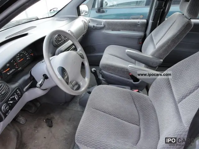 Chrysler Voyager Voyager 2.4 SE 1