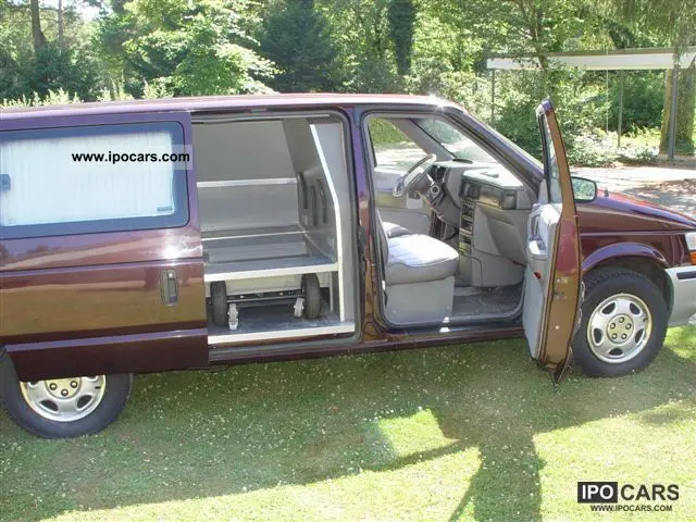Chrysler Grand Voyager Grand Voyager 3.3 LE 1