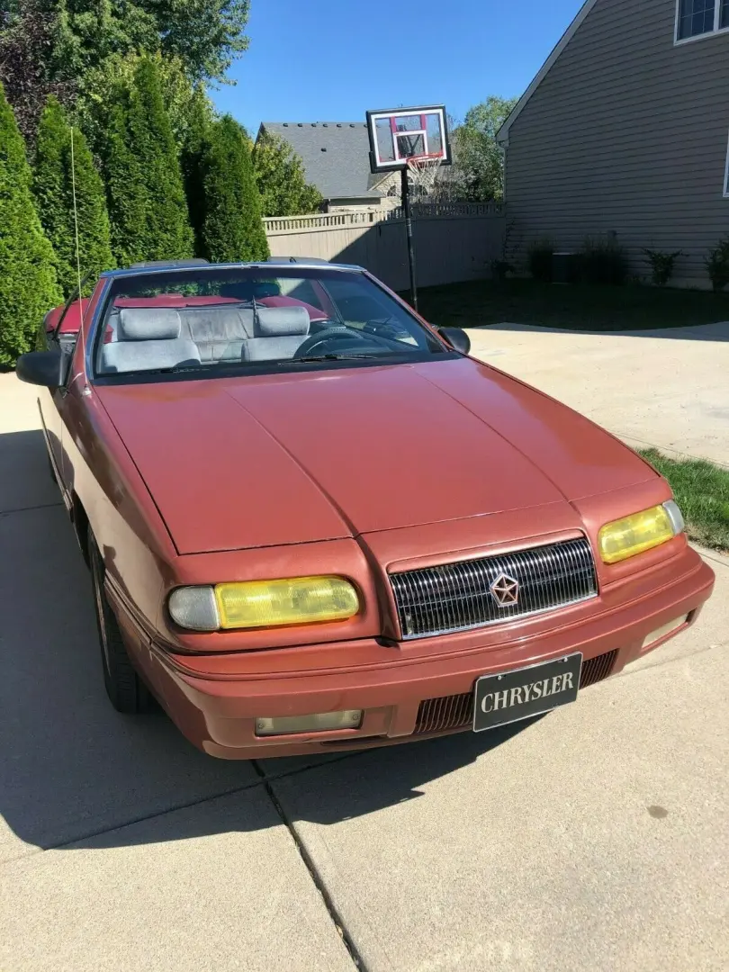 Chrysler  LeBaron 3.0 V6 1