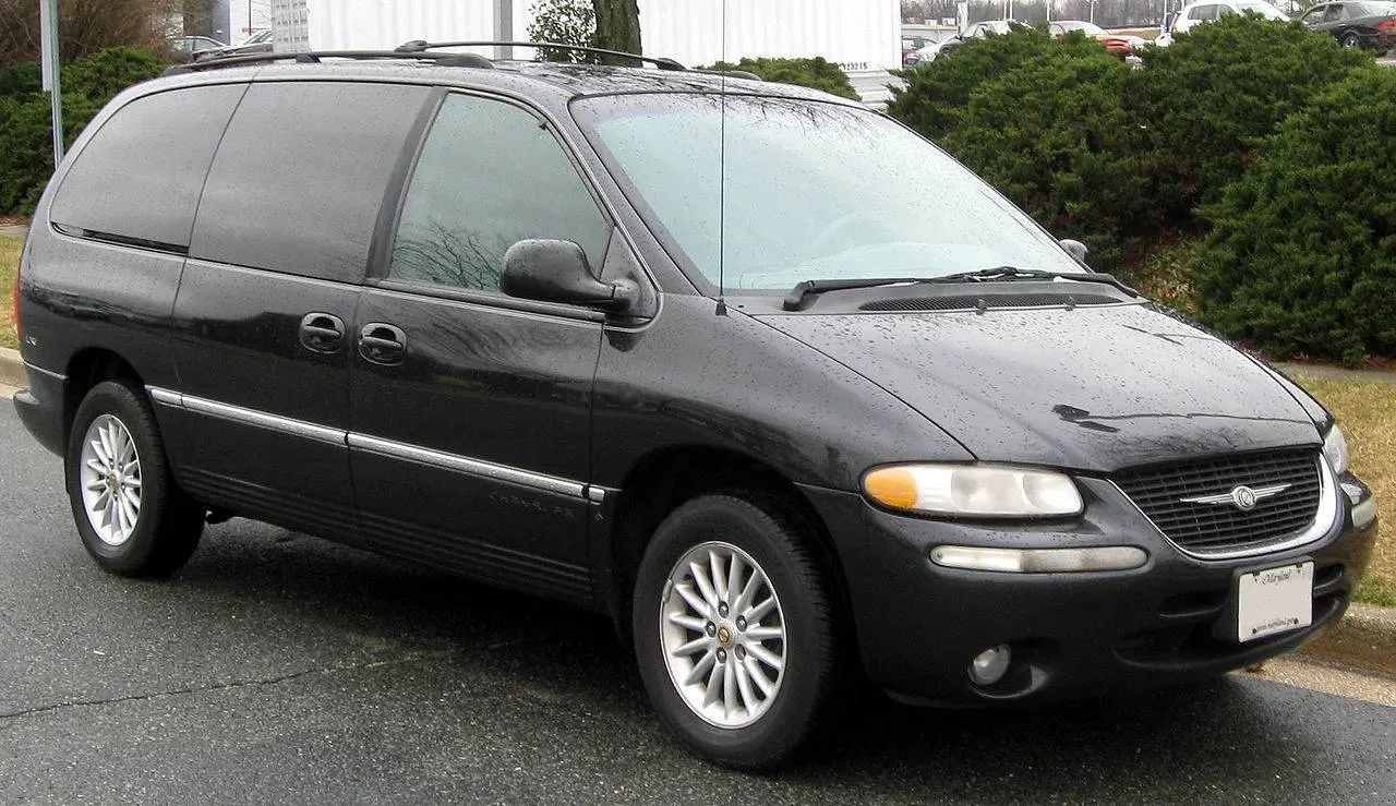 Chrysler Town & Country Town & Country 3.3 L LX 3