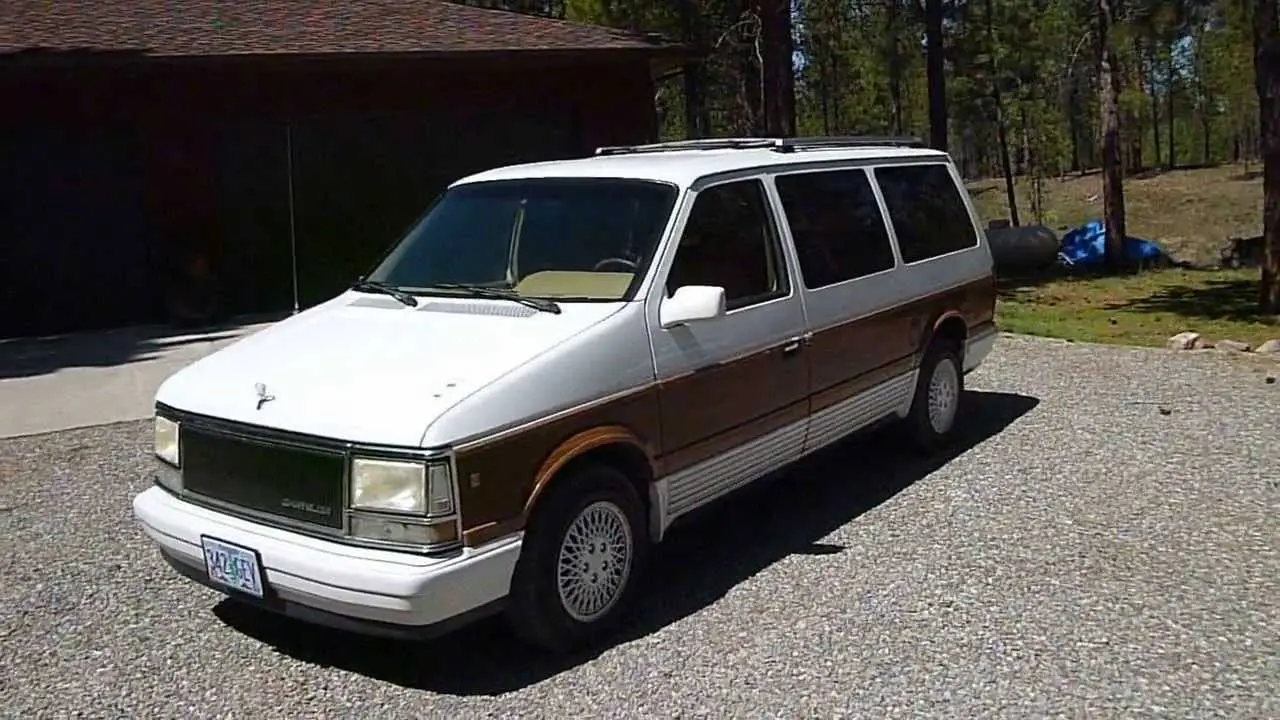 Chrysler Town & Country Town & Country 3.3L STD 3