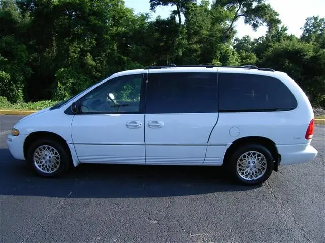 Chrysler Town & Country Town & Country 3.8L LXi 1
