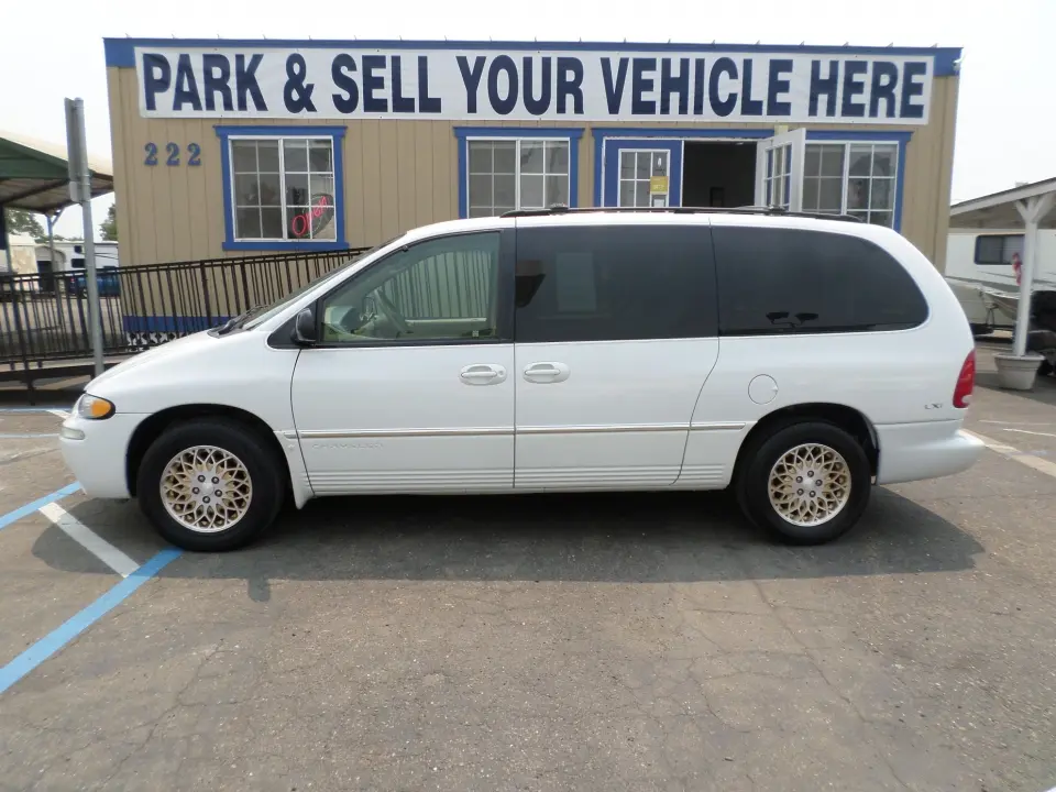 Chrysler Town & Country Town & Country 3.8L LXi 2