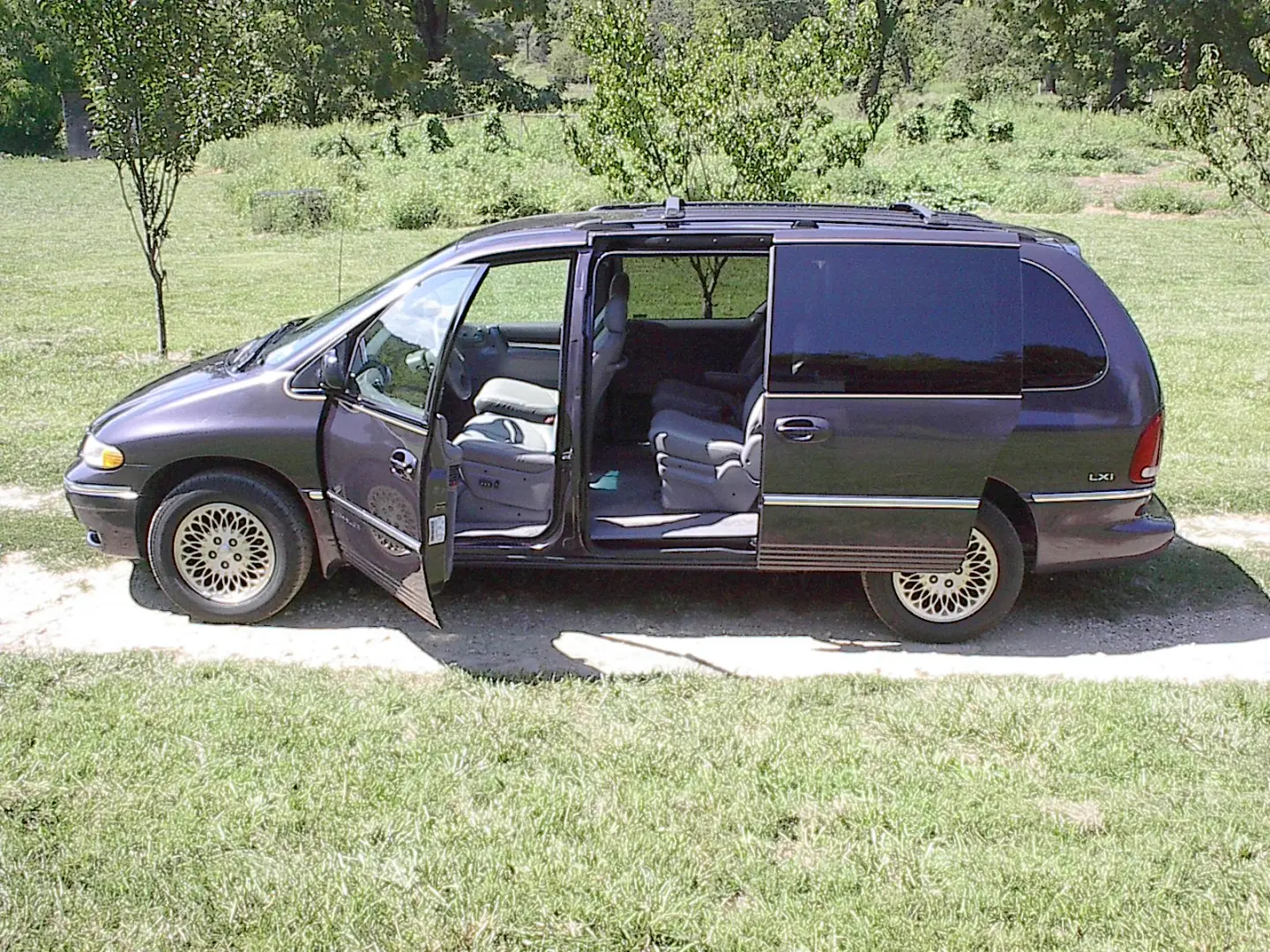 Chrysler Town & Country Town & Country 3.8L LXi 3