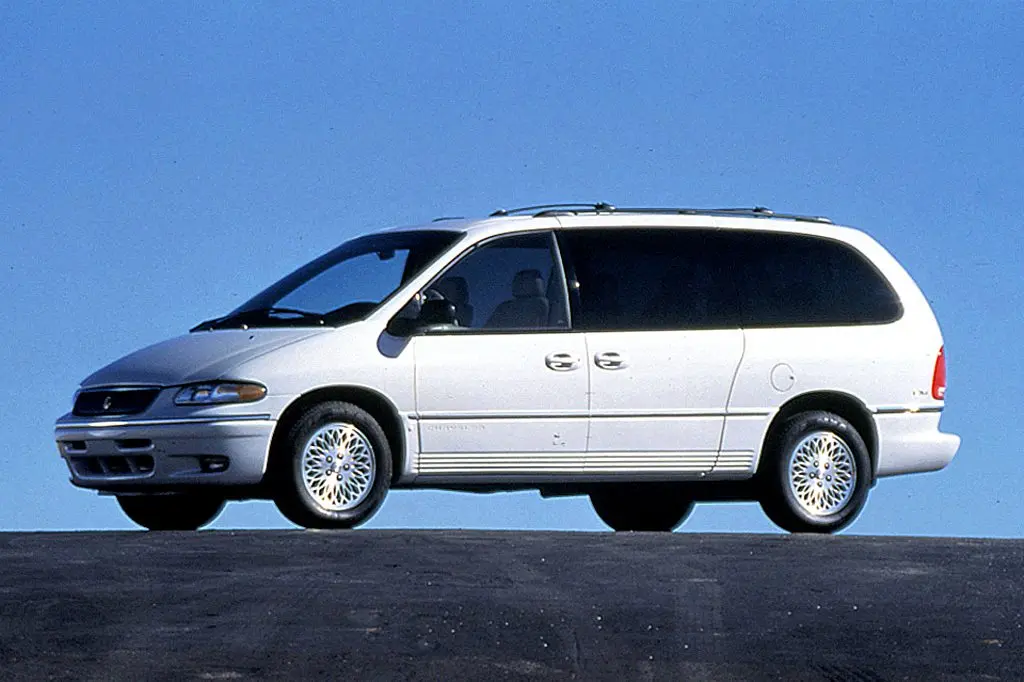 Chrysler Town & Country Town & Country 3.3L STD 1