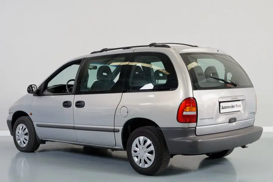 Chrysler Voyager Voyager 2.5 TD SE 4