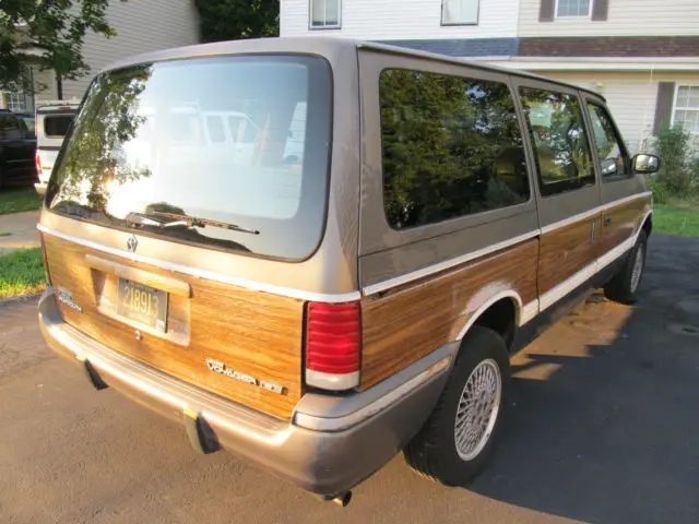 Chrysler Voyager Voyager 3.3 AWD LE 5