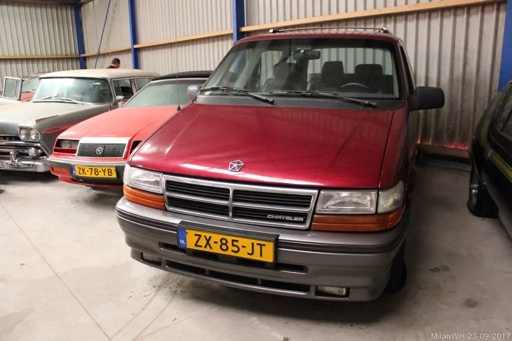 Chrysler Voyager Voyager 3.3 SE 4