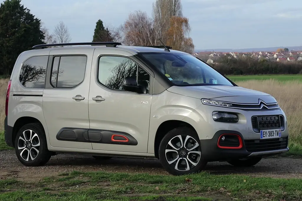 Citroen Berlingo Berlingo 1.5 BlueHDI Shine	EAT8 4