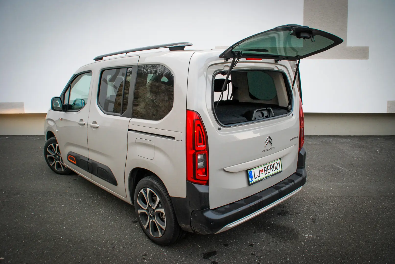Citroen Berlingo Berlingo 1.5 BlueHDI Shine	EAT8 7