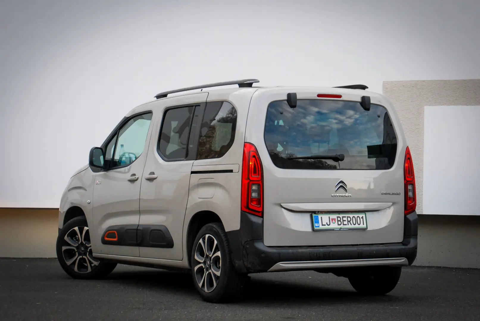 Citroen Berlingo Berlingo 1.5 BlueHDI Shine	S&S EAT8 7