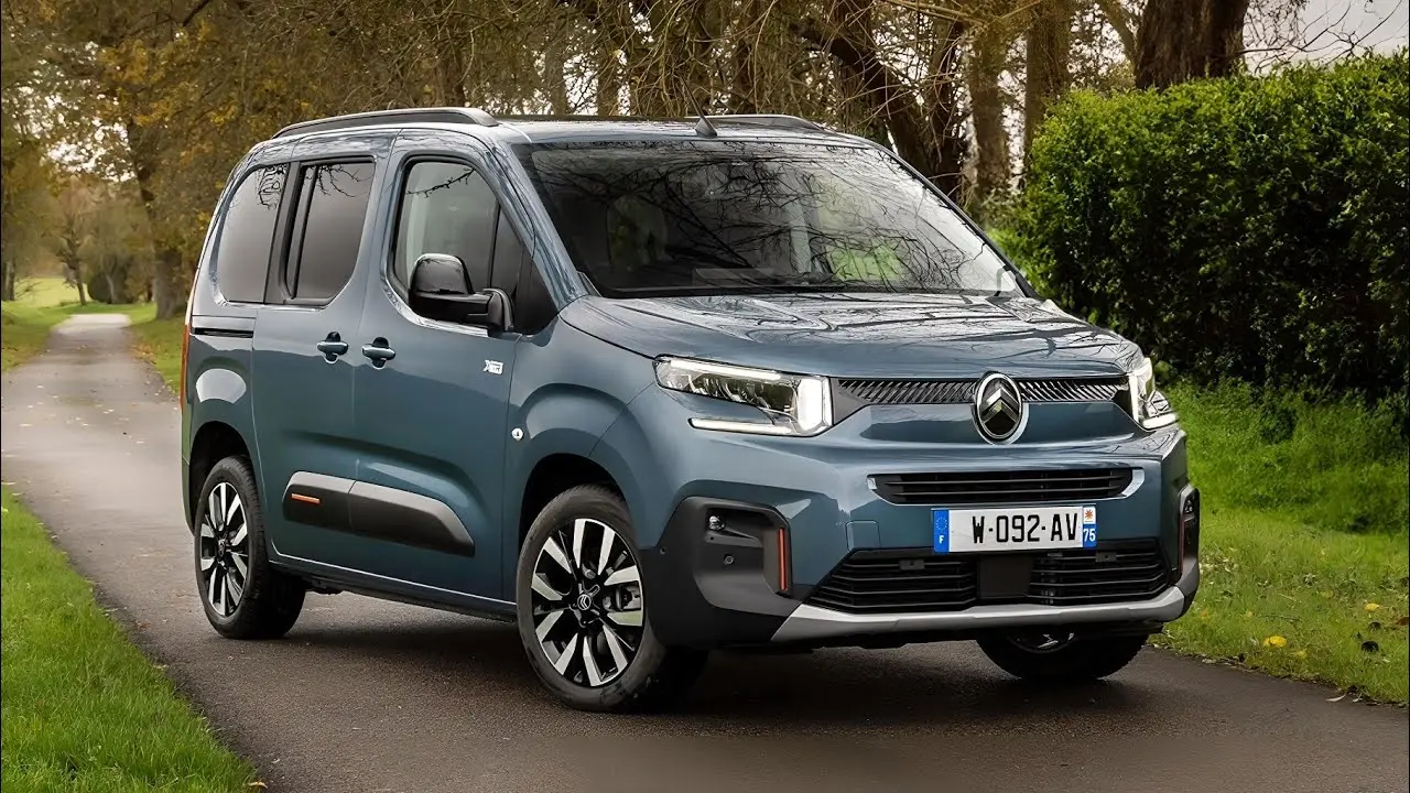Citroen Berlingo Berlingo 1.5 Shine Bold EAT8 4
