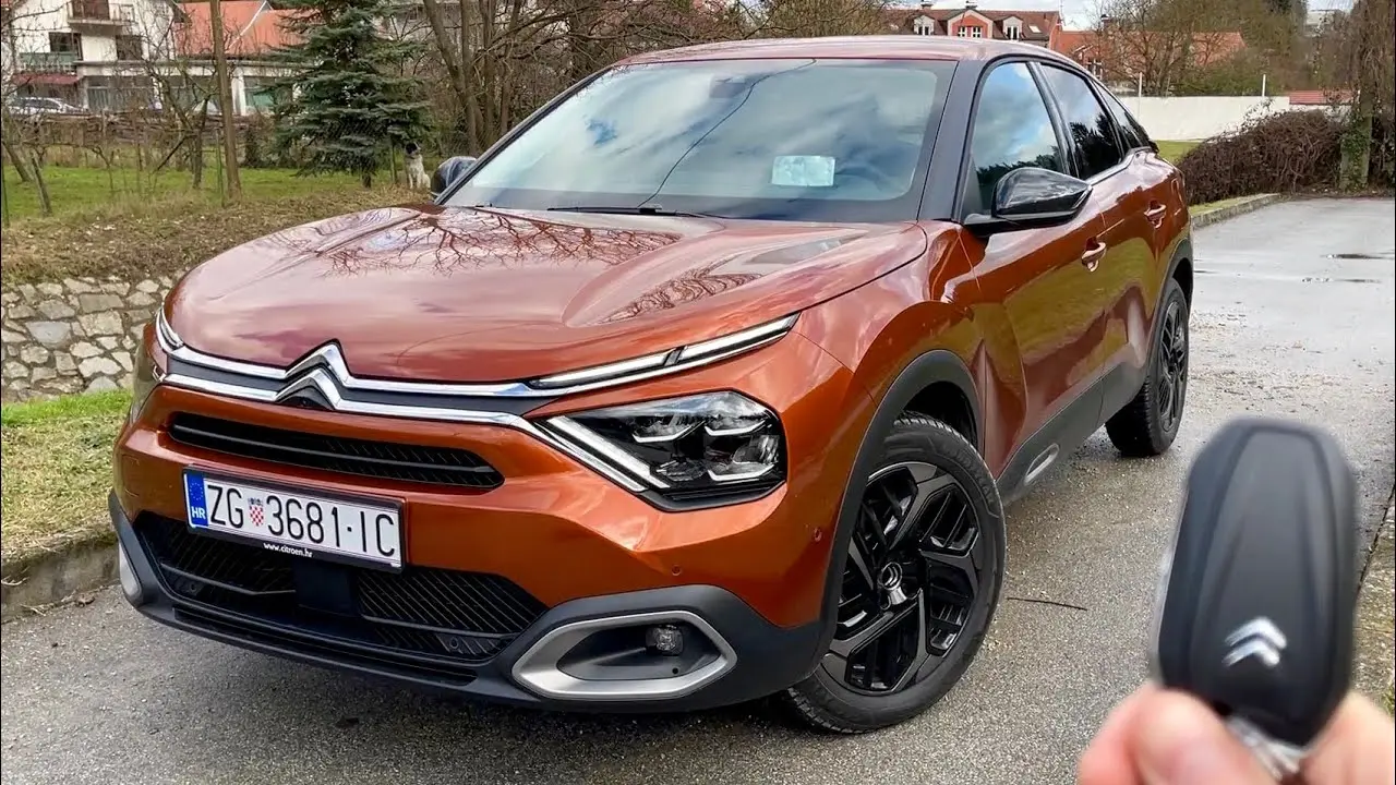 Citroen C4 C4 1.2 PureTech Shine Bold EAT8 7