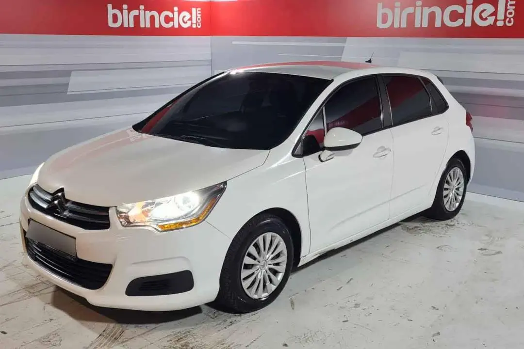 Citroen C4 C4 1.4 VTI Attraction 1