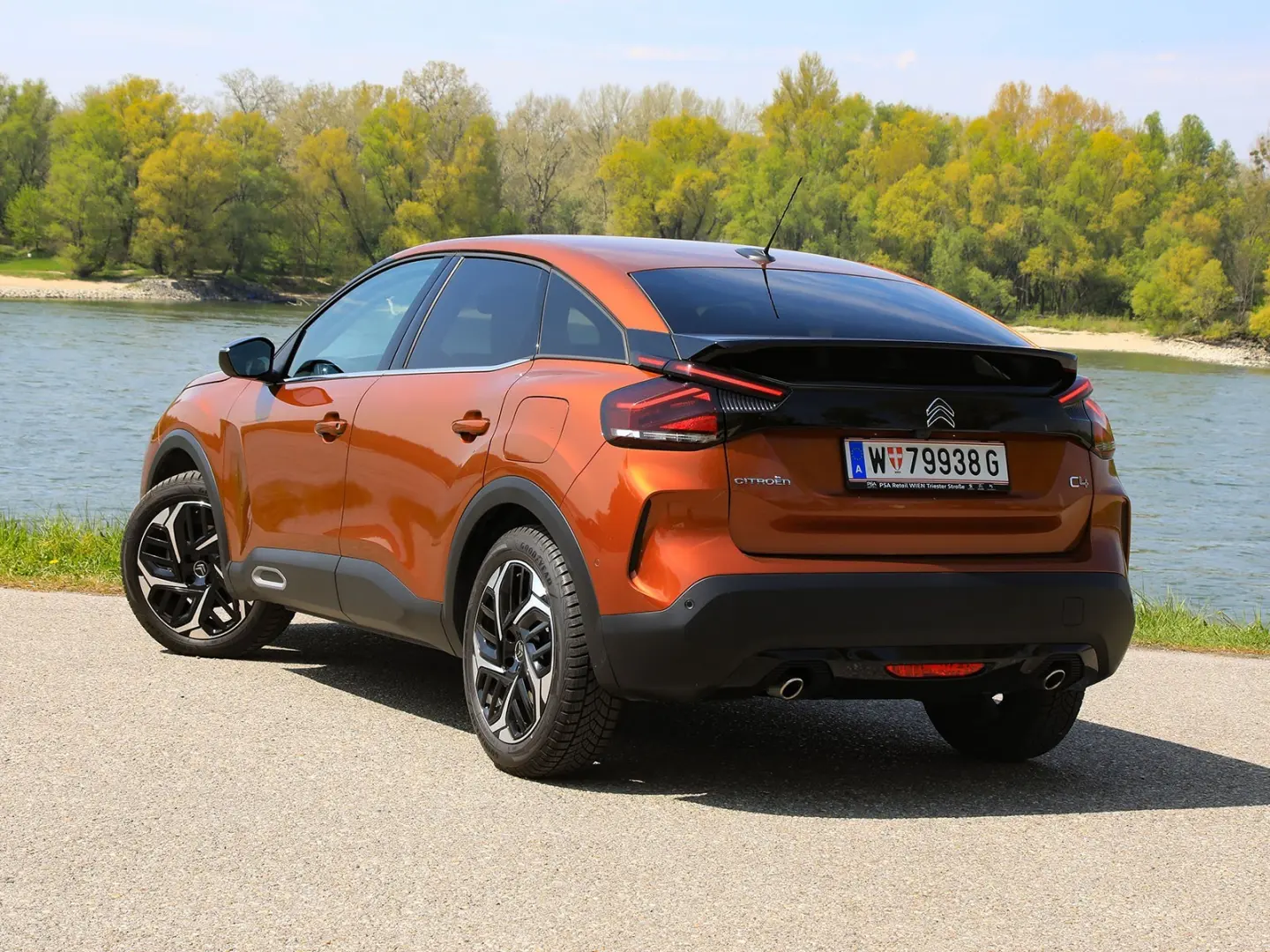 Citroen C4 C4 1.2 PureTech Shine EAT8 0