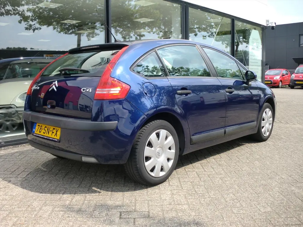 Citroen C4 C4 1.6 Prestige 5