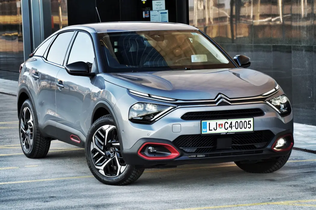 Citroen C4 C4 1.2 PureTech Shine EAT8 5