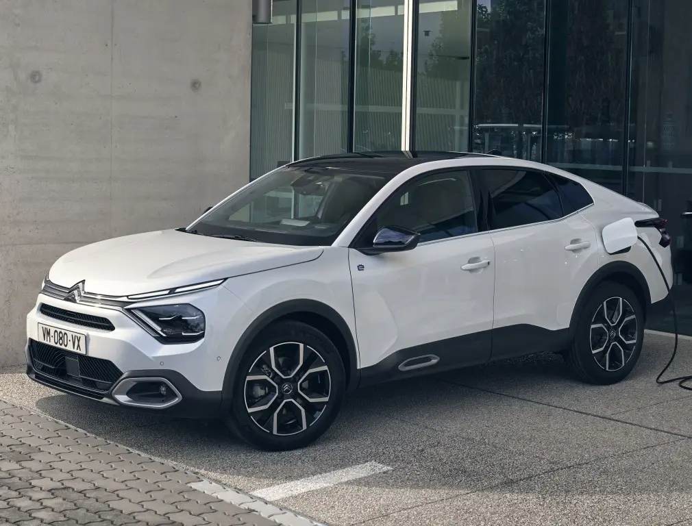 Citroen e-C4 X e-C4 X Shine Bold 2