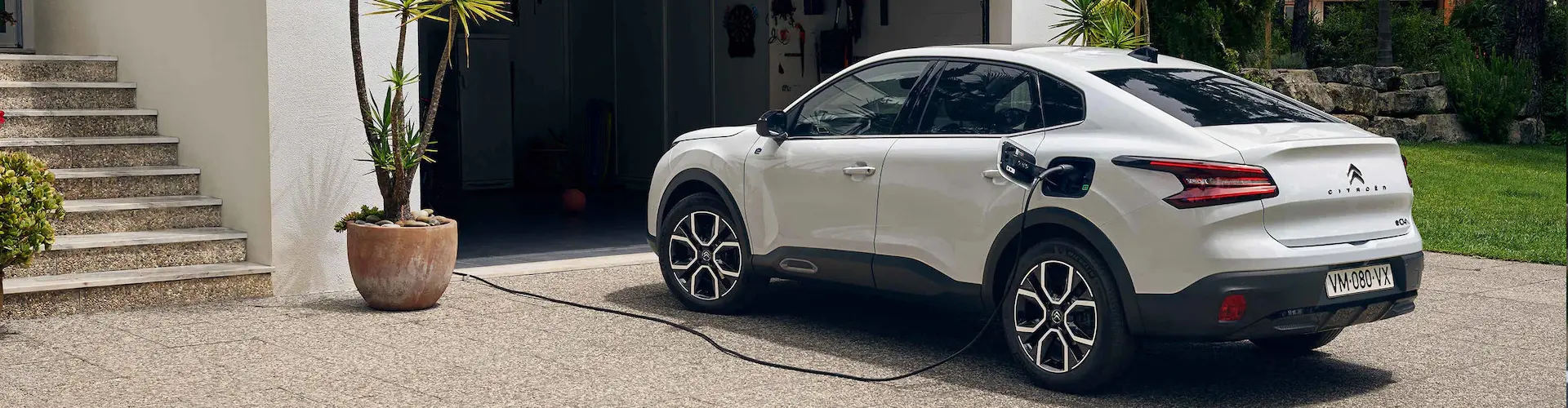 Citroen e-C4 X e-C4 X Shine Bold 7