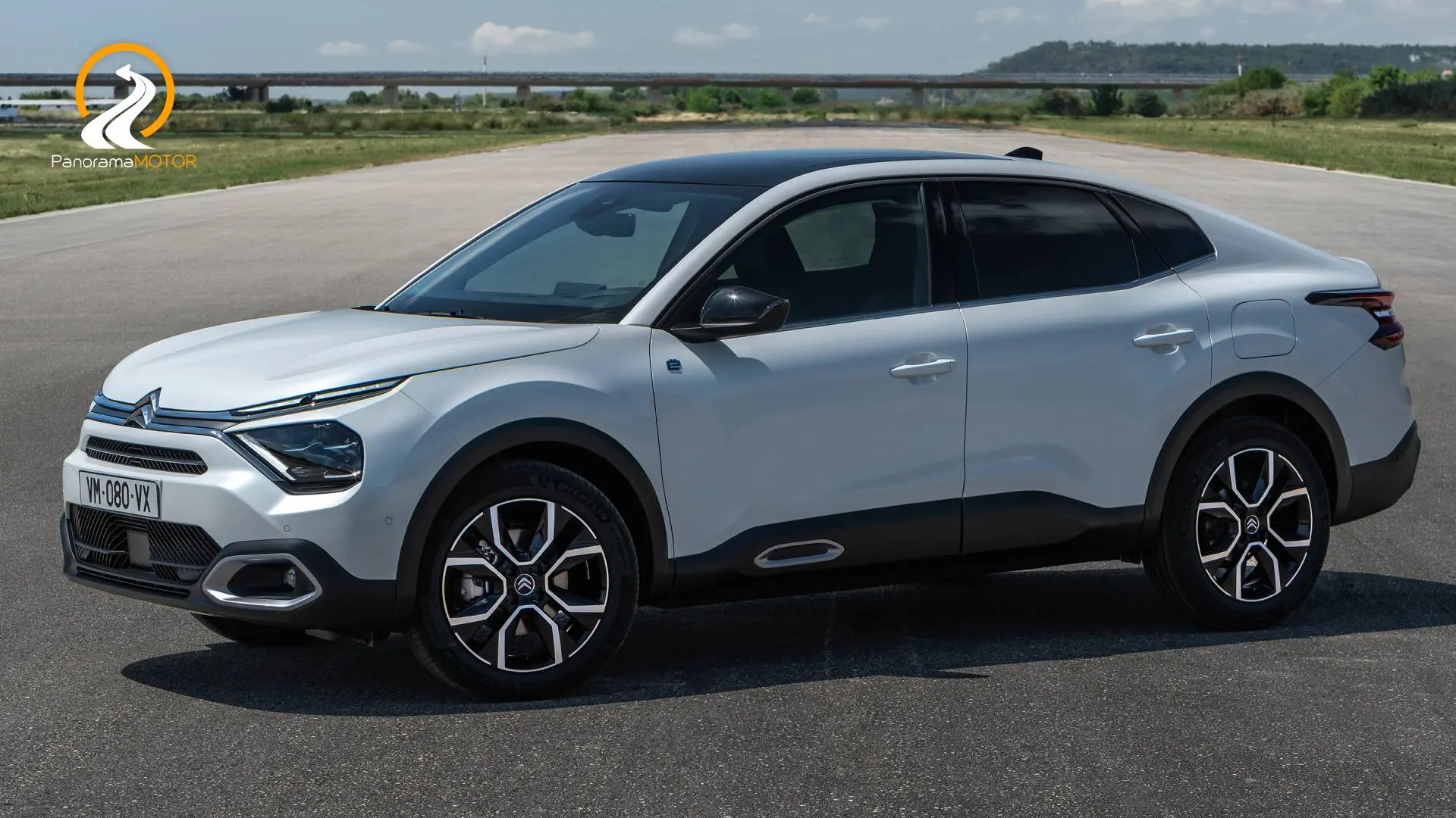 Citroen e-C4 X e-C4 X Shine Bold 2