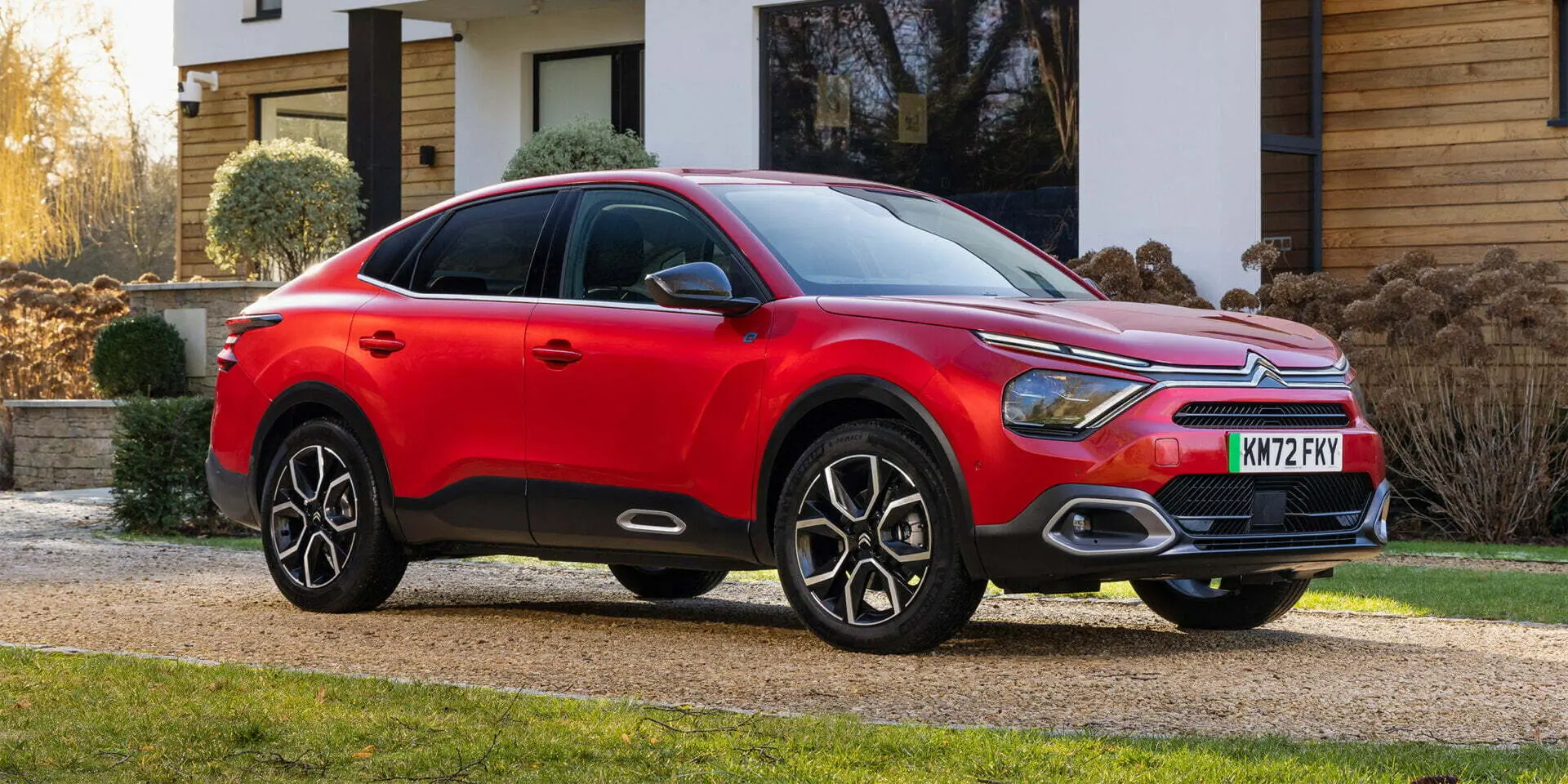 Citroen e-C4 X e-C4 X Shine Bold 7