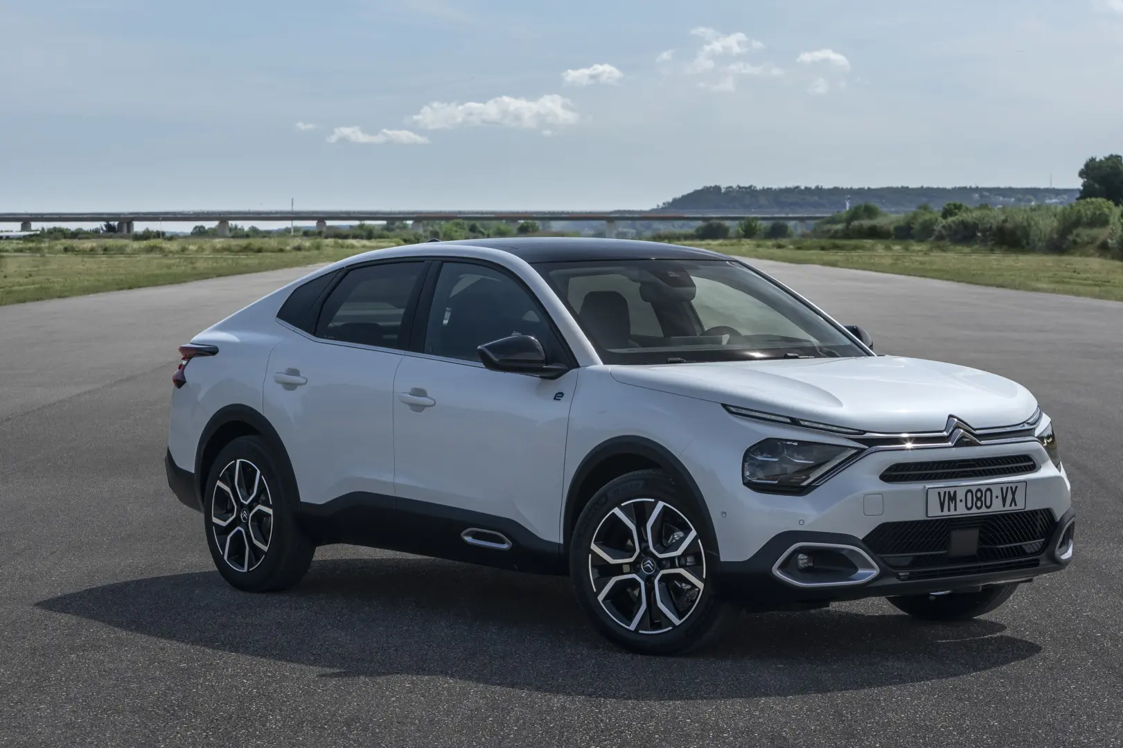 Citroen e-C4 X e-C4 X Shine Bold 6