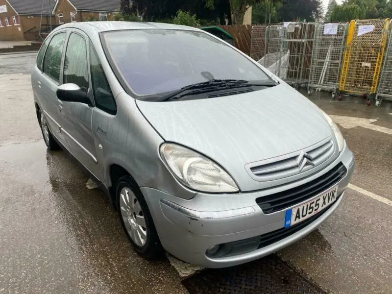 Citroen Xsara Xsara Picasso 2.0i Exclusive 1