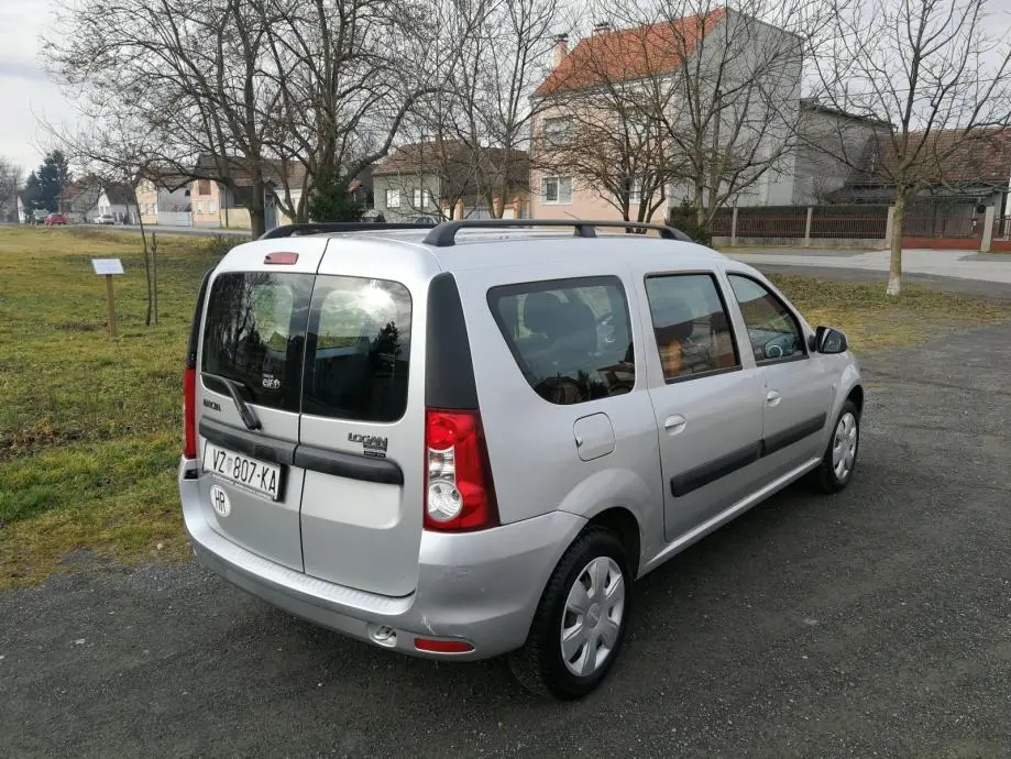 Dacia Logan Logan MCV 1.6 Black Line 7