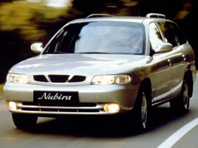 Daewoo Nubira Nubira 2.0 CDX 1