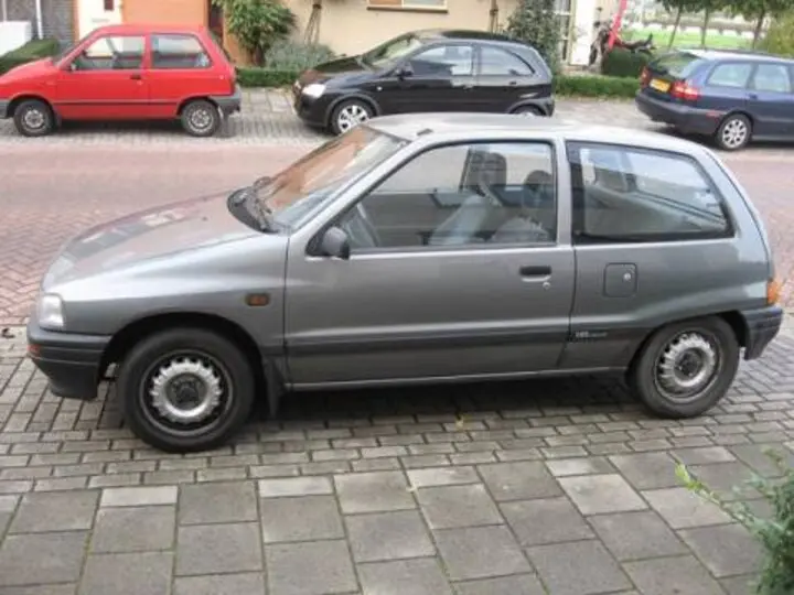 Daihatsu Charade Charade 1.3i Compact 4