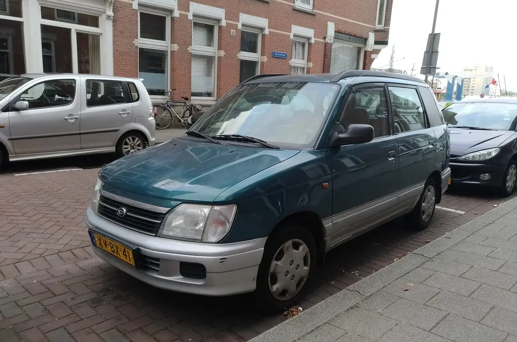 Daihatsu  Gran Move 1.6 CXS 5