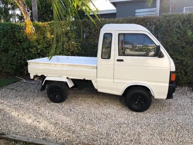 Daihatsu  Hijet 1.0 5