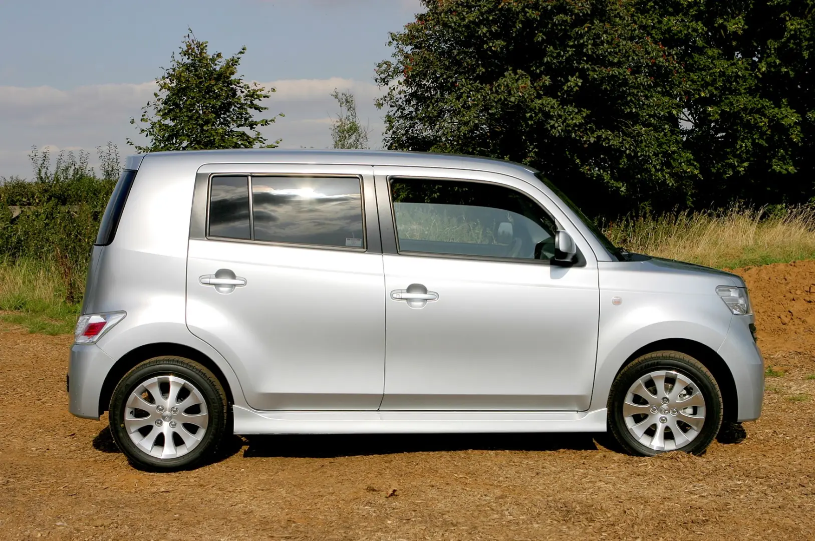 Daihatsu Materia Materia 1.5 Gold 2